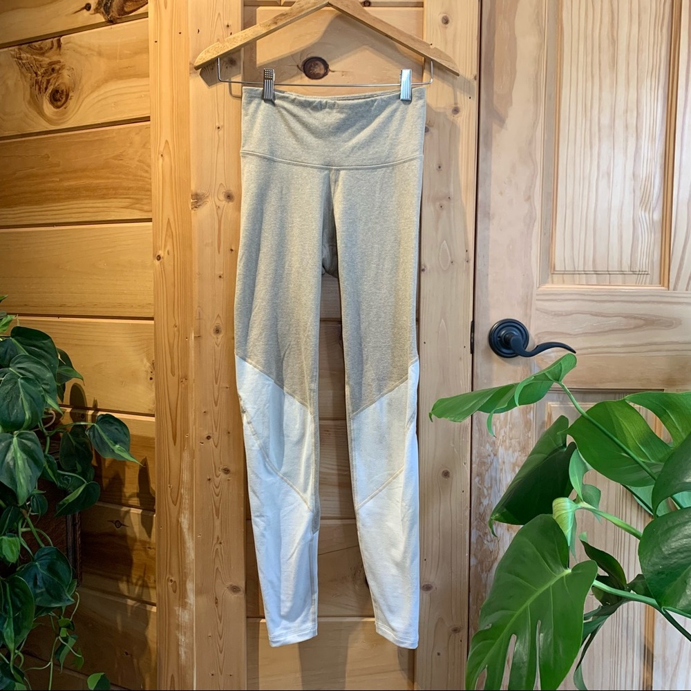 BOGO like New Old Navy ACTIVE cozecore Oatmeal two-tone color block Yoga Pants